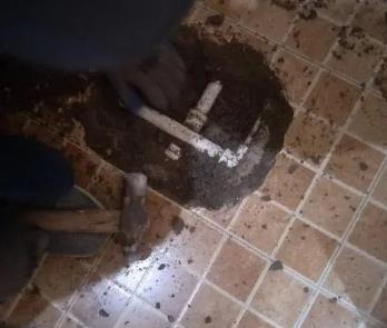 石柱卫生间漏水维修公司为您分享下卫生间渗水如何处理及注意事项